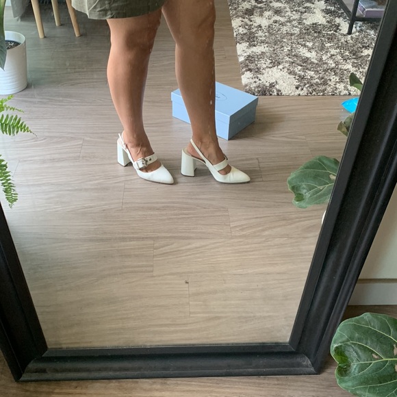 White Prada Pumps with chunky heel - Picture 5 of 9